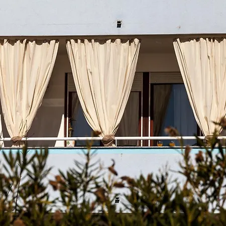 Diana Boulevard Apartman *