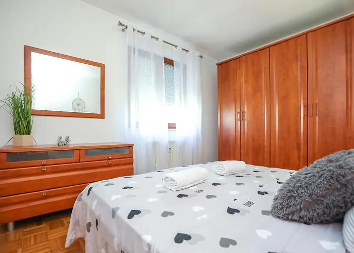 Diana Boulevard アパート ザダル