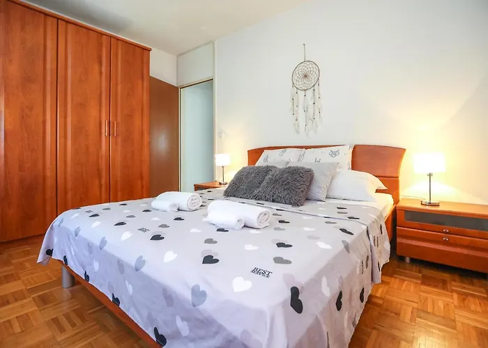 アパート Diana Boulevard ザダル