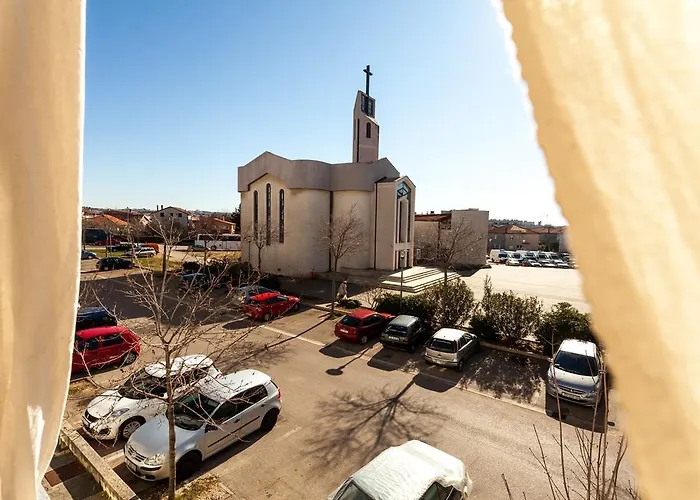 Diana Boulevard アパート